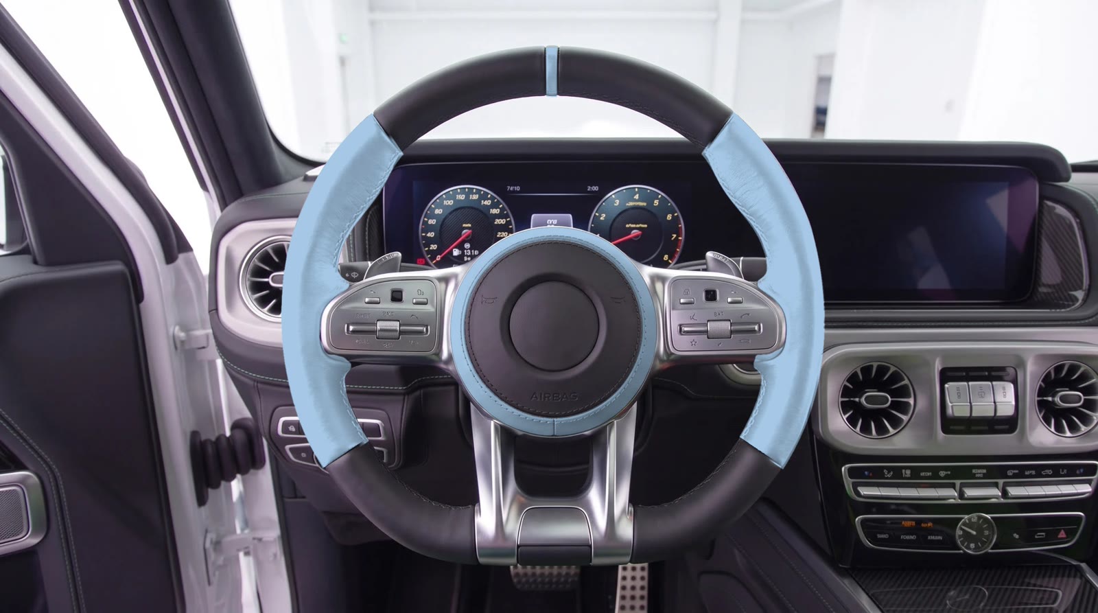 G-Wagon steering wheel visualization: baby blue grips and zero mark, black top and bottom, airbag cover with a baby blue ring