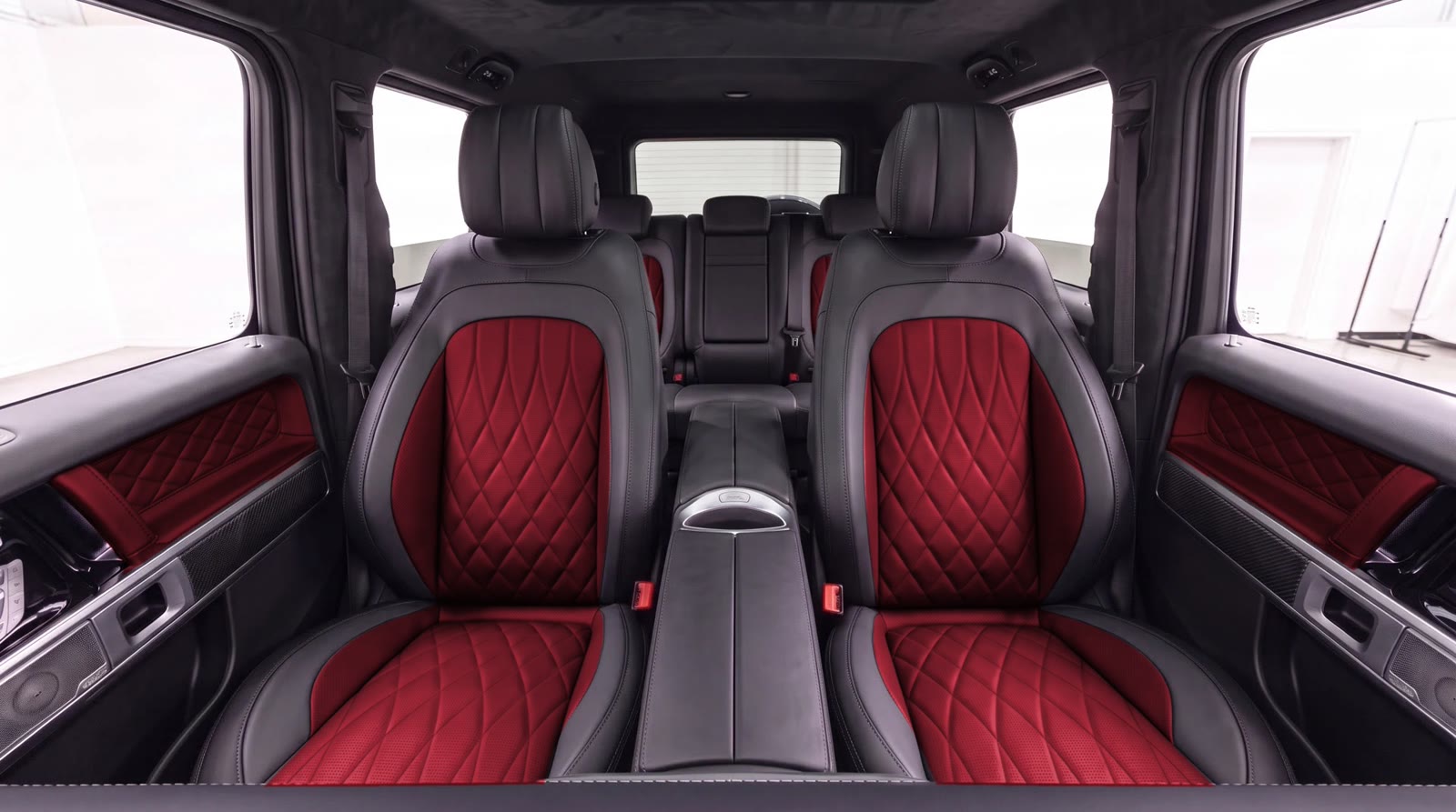 G-Wagon interior visualization: bordeaux seat centers and door inserts with the factory black seat band, AMG-style pattern