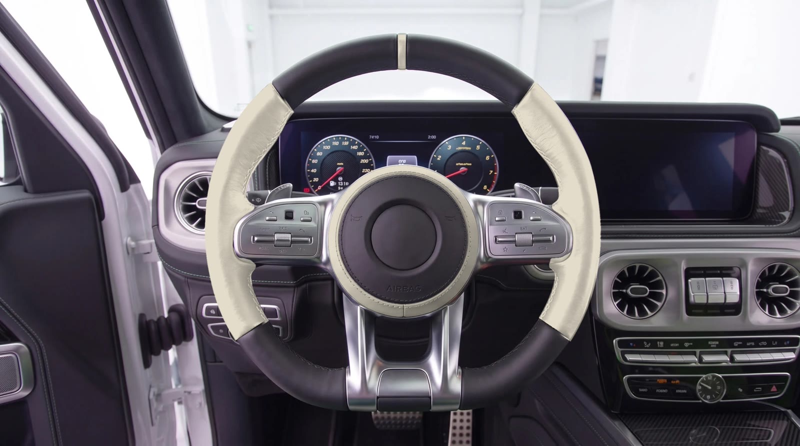 G-Wagon steering wheel visualization: ivory grips and zero mark, black top and bottom, airbag cover with a ivory ring