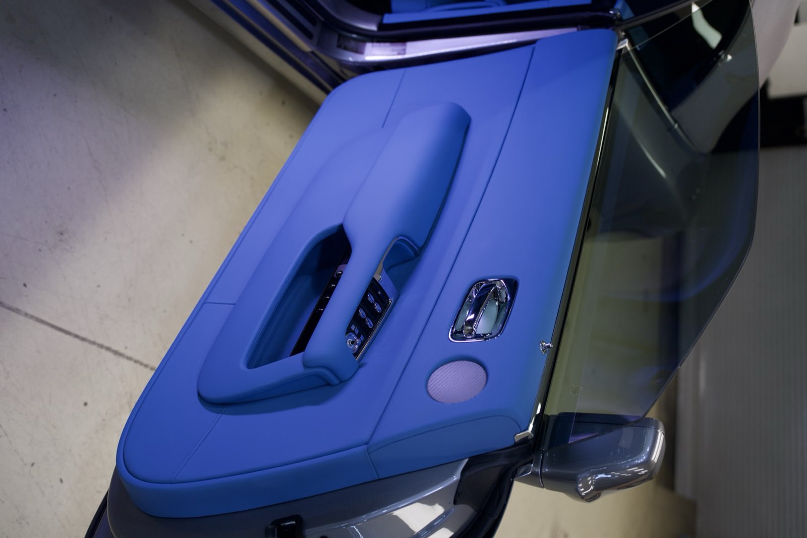 Rolls-Royce door: The door panel in royal blue.