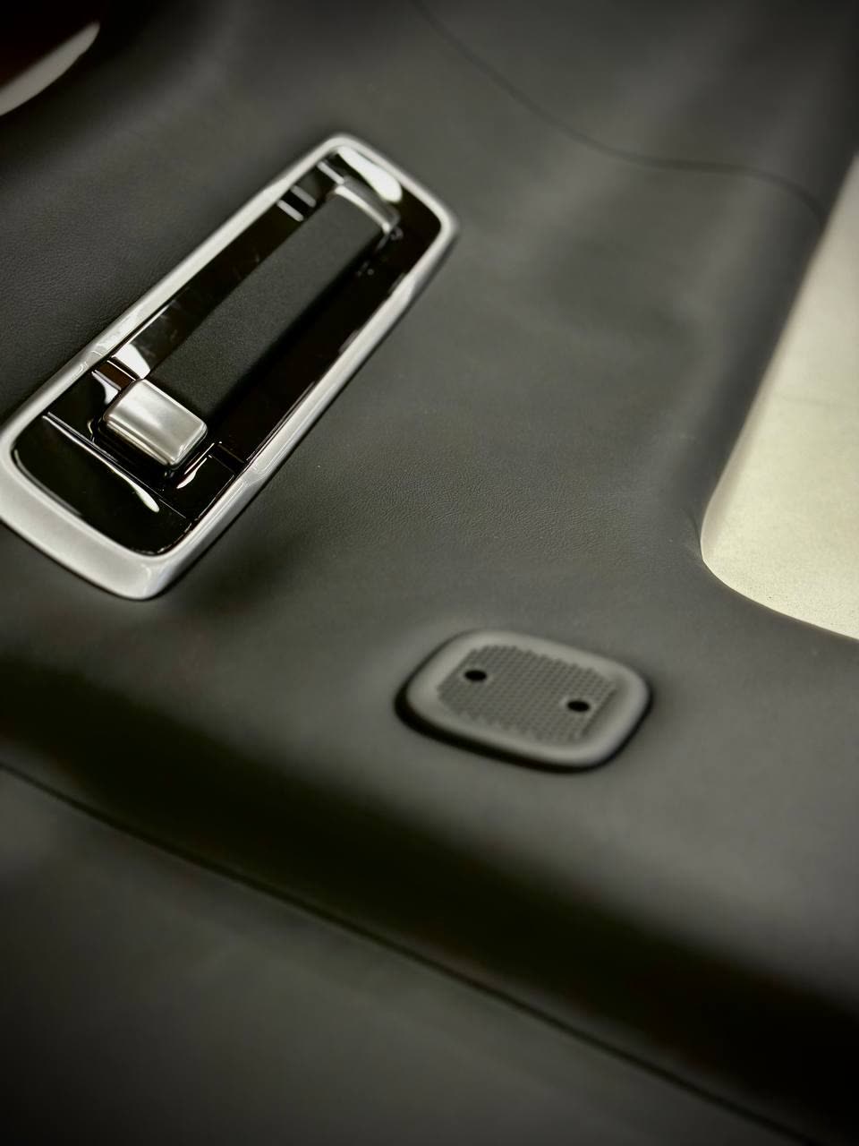 Around the handles: Leather wrapped tight around every handle.
